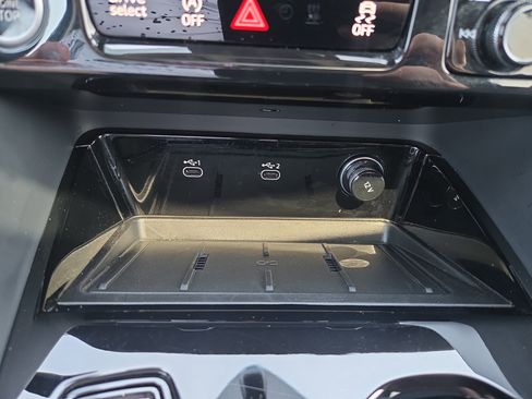 Certified 2025 Audi Q5 Premium Plus w/ Premium Plus AWD/4WD image 14