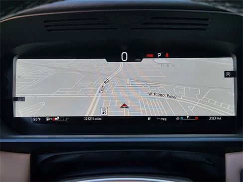 Used 2024 Land Rover Discovery Metropolitan Edition image 11