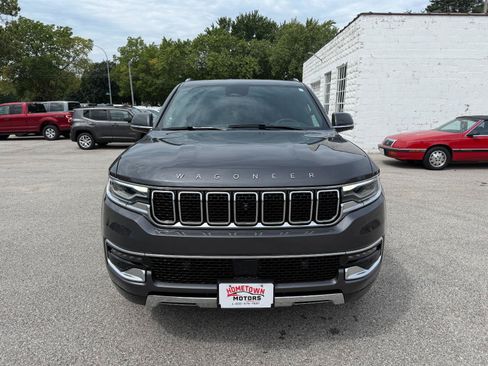 Used 2022 Jeep Wagoneer Series III w/ Convenience Group I AWD/4WD image 2