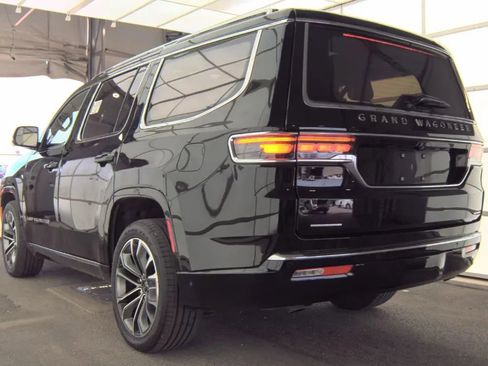 Used 2022 Jeep Grand Wagoneer Series III AWD/4WD image 6