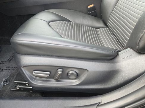 Used 2023 Toyota Camry SE FWD image 24