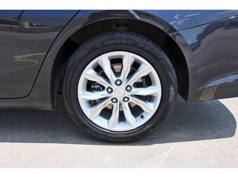 Used 2023 Chevrolet Malibu LT FWD image 30