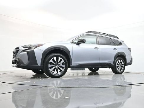 Used 2024 Subaru Outback Limited AWD/4WD image 30