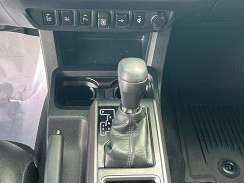 Used 2023 Toyota Tacoma TRD Off-Road w/ TRD Premium Off Road Package AWD/4WD image 22