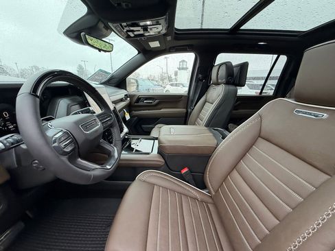 New 2026 GMC Yukon XL Denali Ultimate w/ LPO, Illumination Package image 4