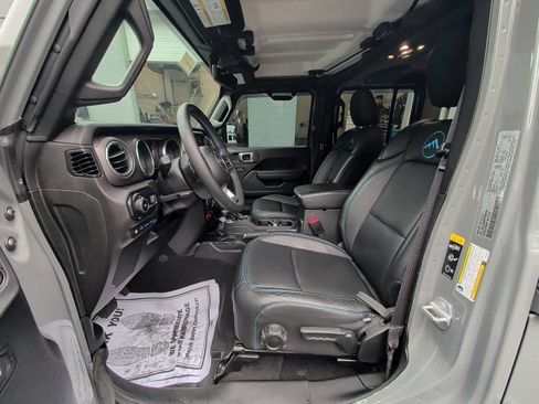 Used 2023 Jeep Wrangler Unlimited Rubicon 4xe AWD/4WD image 10