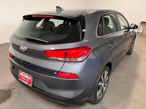Used 2019 Hyundai Elantra GT image 3