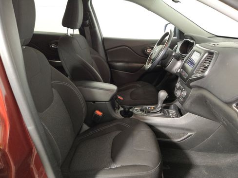 Used 2020 Jeep Cherokee Latitude w/ Cold Weather Group FWD image 21