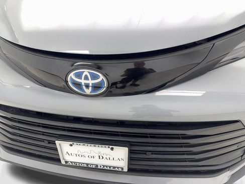 Used 2025 Toyota Sienna XLE Woodland Edition AWD/4WD image 26