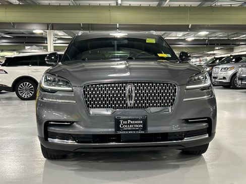 Certified 2023 Lincoln Aviator Reserve w/ Elements Package Plus AWD/4WD image 6