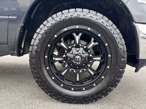 Used 2014 RAM 1500 Classic SLT AWD/4WD image 9