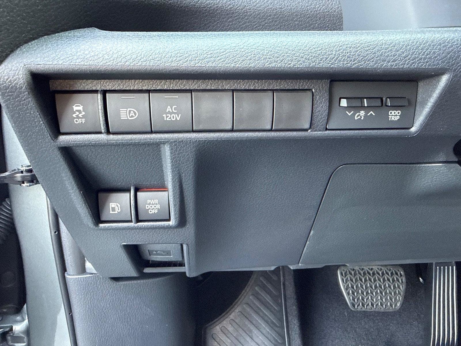 Used 2026 Toyota Sienna Limited AWD/4WD image 13
