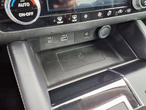 Used 2024 Mitsubishi Outlander SE image 13