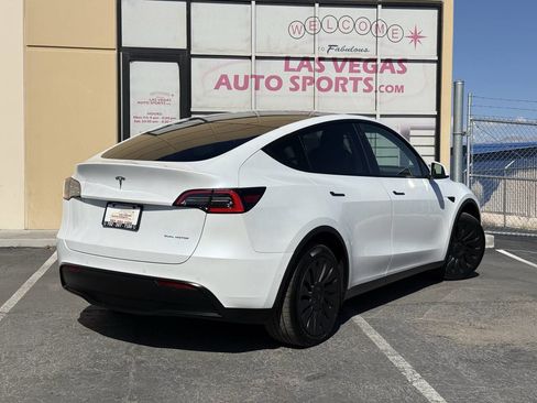 Used 2021 Tesla Model Y Long Range AWD/4WD image 7