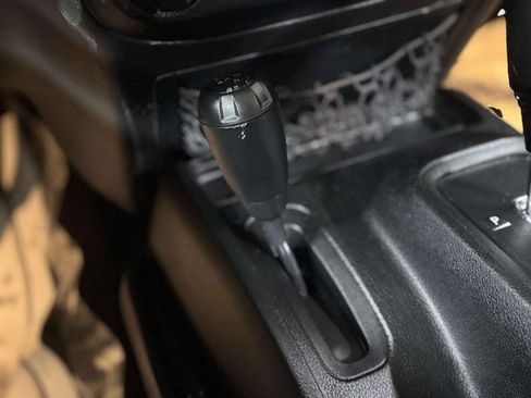 Used 2014 Jeep Wrangler Unlimited Sport AWD/4WD image 29