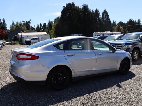 Used 2015 Ford Fusion S FWD image 4