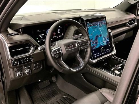 Used 2025 GMC Yukon XL Elevation w/ Elevation Premium Package AWD/4WD image 16