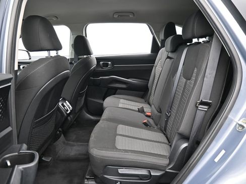 Used 2022 Kia Sorento LX image 27