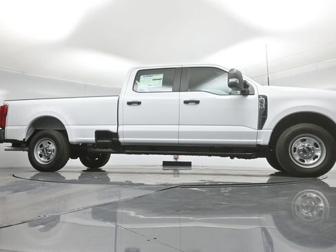 New 2026 Ford F350 XL w/ XL Chrome Package image 3