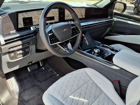 Certified 2026 Cadillac Escalade V AWD/4WD image 18