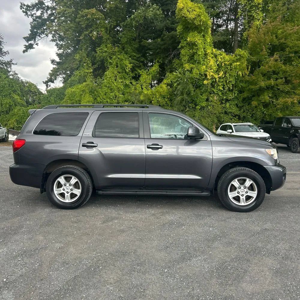 Used 2016 Toyota Sequoia SR5 AWD/4WD image 10