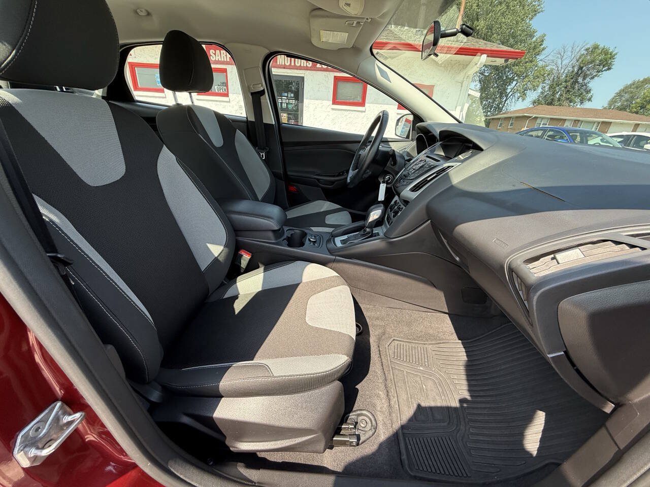Used 2014 Ford Focus SE w/ SE Sport Package FWD image 22