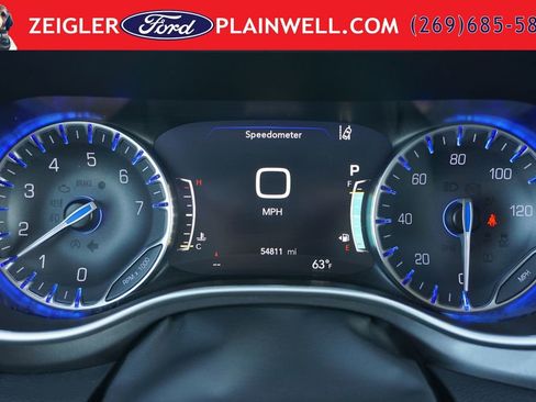 Used 2024 Chrysler Pacifica Touring-L FWD image 29