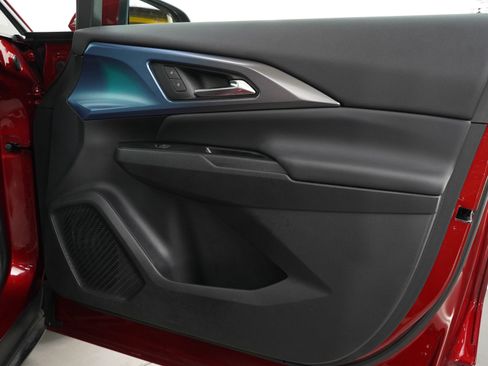 Used 2024 Chevrolet Equinox EV LT image 9