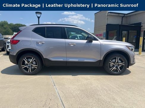 New 2026 Volvo XC40 B5 Plus image 9