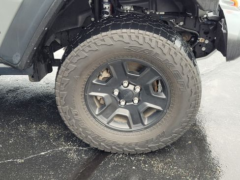Used 2023 Jeep Gladiator Mojave w/ Cold Weather Group AWD/4WD image 10
