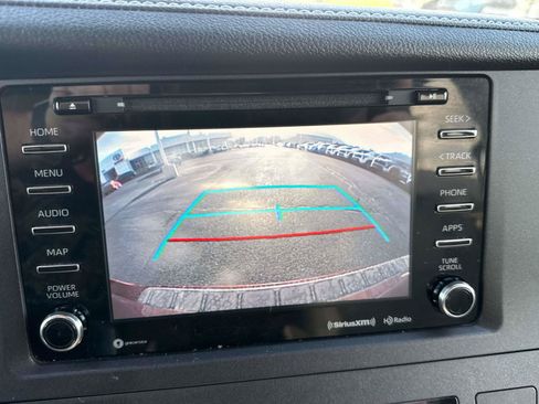 Used 2020 Toyota Sienna XLE FWD image 22