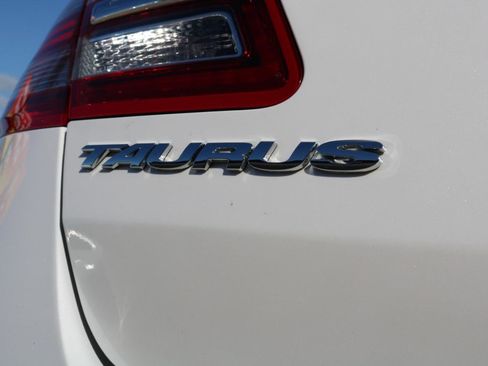 Used 2019 Ford Taurus SEL w/ Equipment Group 201A FWD image 14
