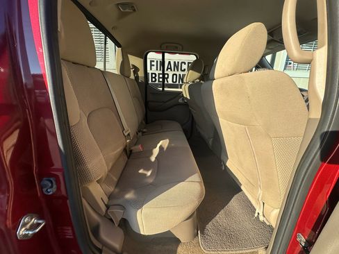 Used 2018 Nissan Frontier SV image 26