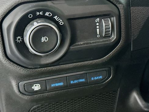 Used 2023 Jeep Wrangler Unlimited w/ Convenience Group image 17