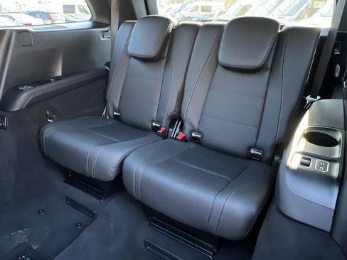 Certified 2025 Mercedes-Benz GLS 450 4MATIC image 24