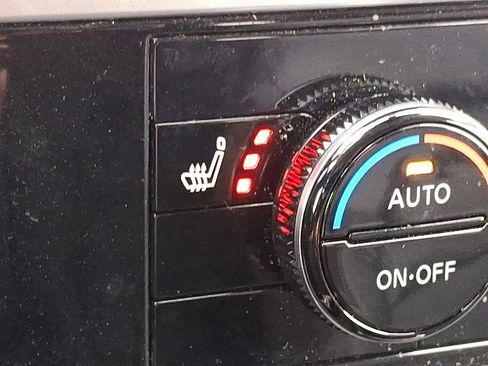 Used 2023 Nissan Pathfinder SL w/ Black Appearance Package image 26