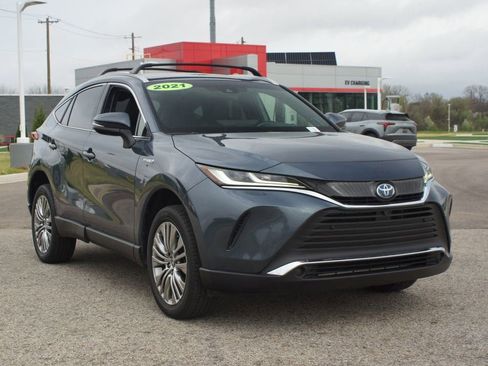 Used 2021 Toyota Venza Limited AWD/4WD image 2