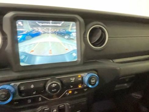 Used 2021 Jeep Gladiator Overland w/ Uconnect 4C Nav & Sound Group AWD/4WD image 34