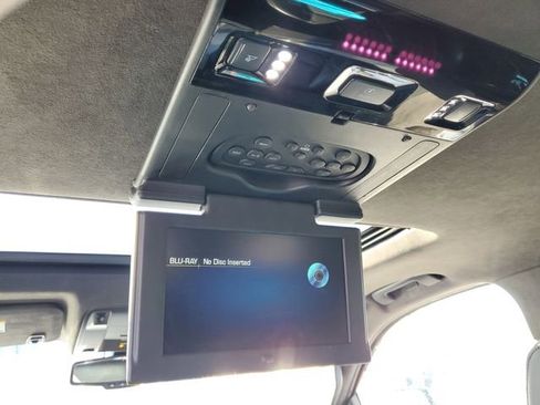 Used 2015 Cadillac Escalade ESV Platinum image 37