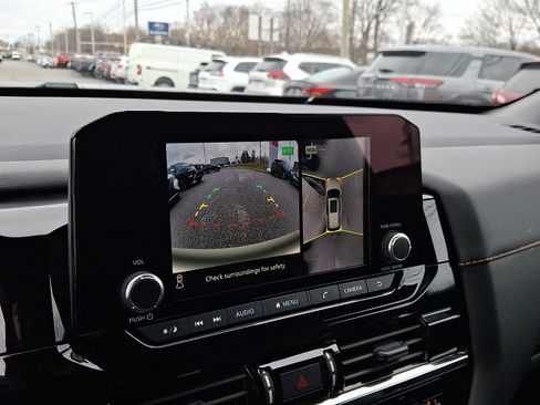 Used 2025 Nissan Pathfinder Rock Creek image 17