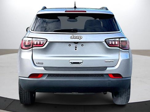 Certified 2019 Jeep Compass Latitude w/ Cold Weather Group image 7