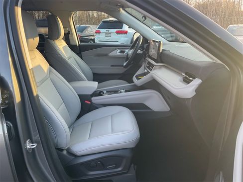New 2026 Ford Explorer Active w/ Active Comfort Package image 12