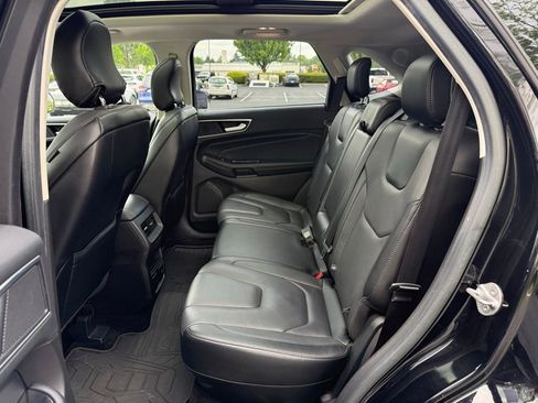Used 2016 Ford Edge Titanium w/ Equipment Group 301A AWD/4WD image 19