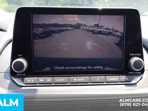 Used 2024 Nissan Rogue SV FWD image 34