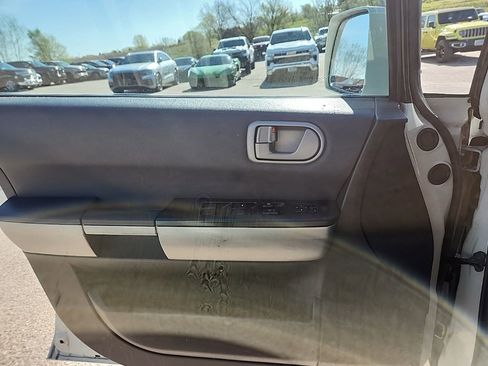 Used 2004 Mitsubishi Endeavor XLS AWD/4WD image 22