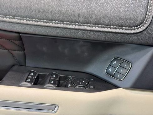 Used 2019 Ford Expedition Platinum image 14