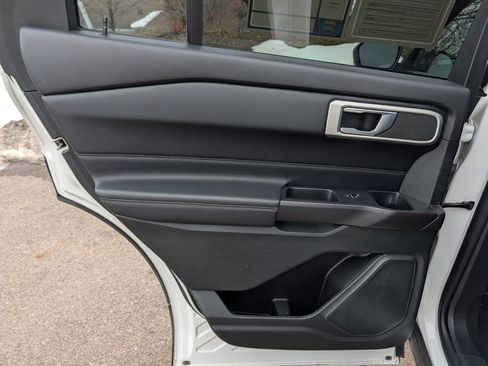 Used 2020 Ford Explorer XLT w/ Equipment Group 202A image 30