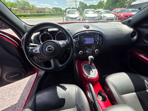 Used 2013 Nissan Juke SL FWD image 10