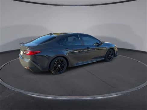 Used 2025 Toyota Camry SE image 8