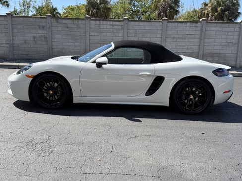 Certified 2024 Porsche 718 Boxster image 2